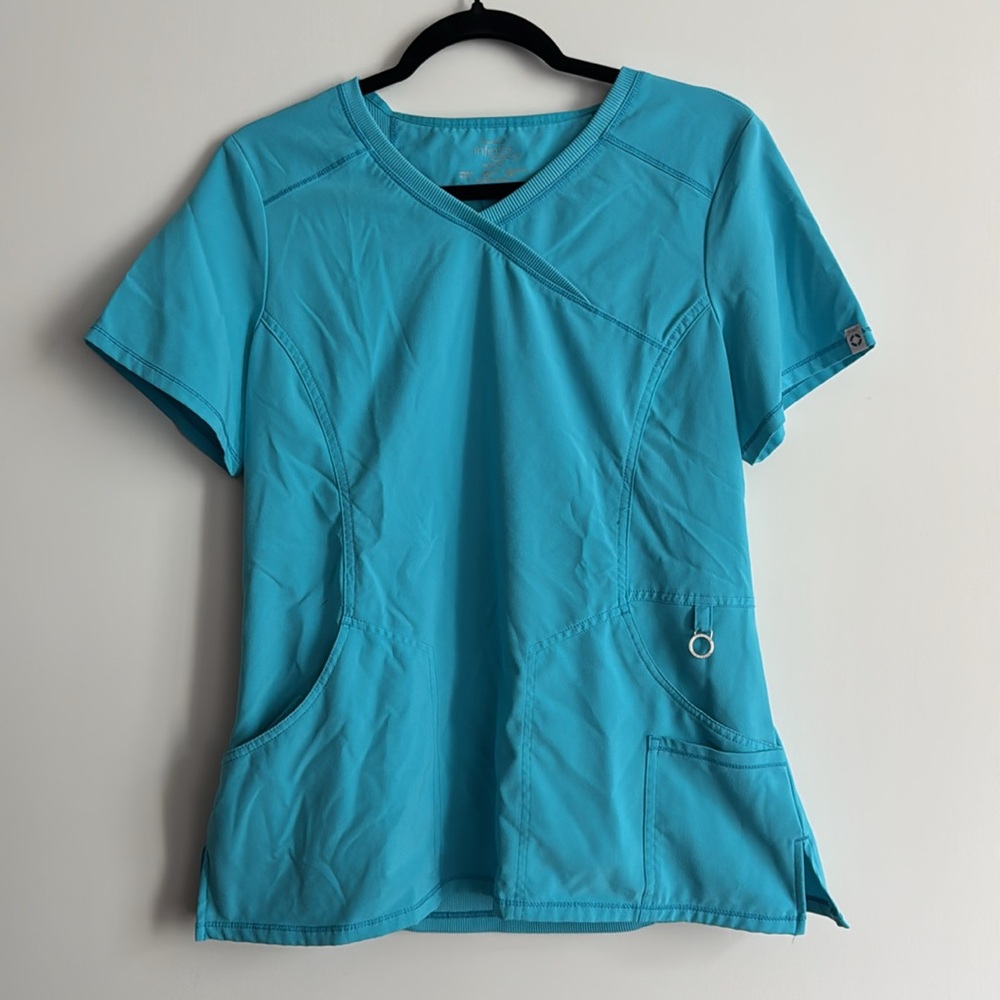 Cherokee Infinity Scrub Top Size M